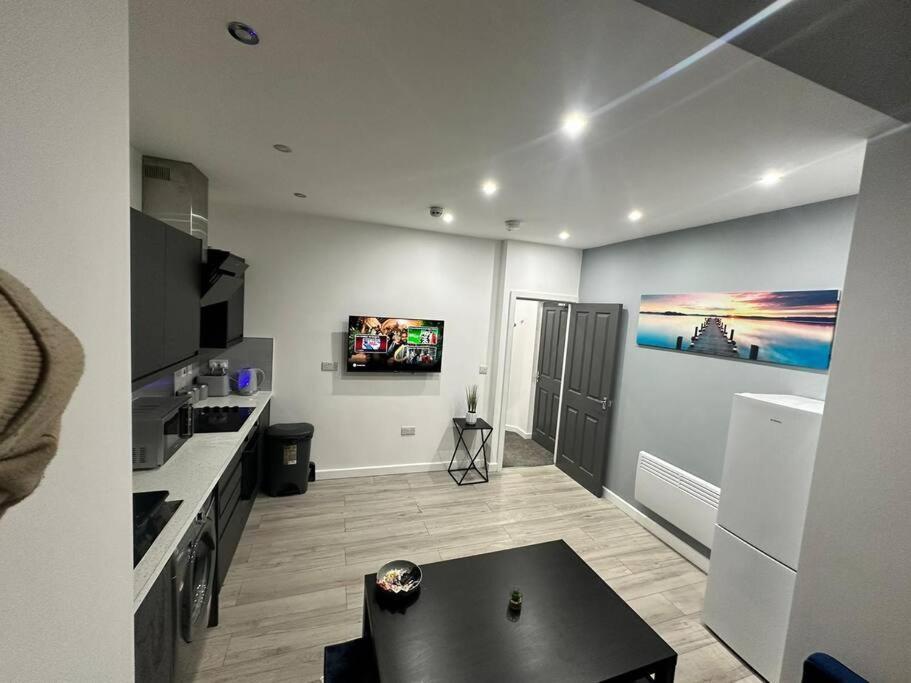 Luxurious 2 Bedroom Flat Beeston Hill Екстер'єр фото