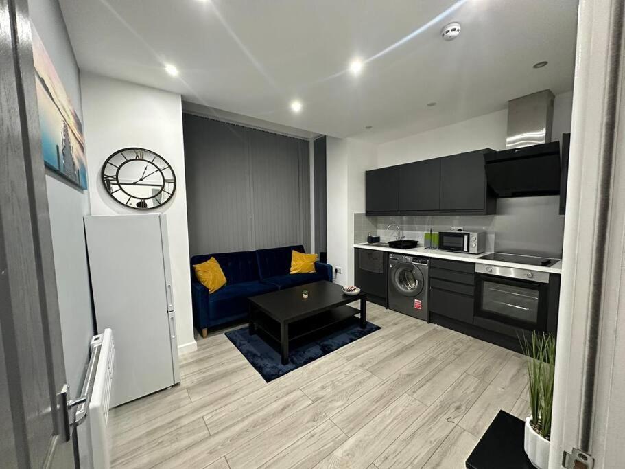 Luxurious 2 Bedroom Flat Beeston Hill Екстер'єр фото